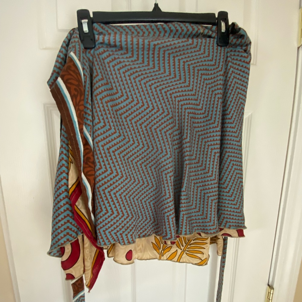 Darn Good Yarn recycled Sari wrap skirt - size XL, mini length